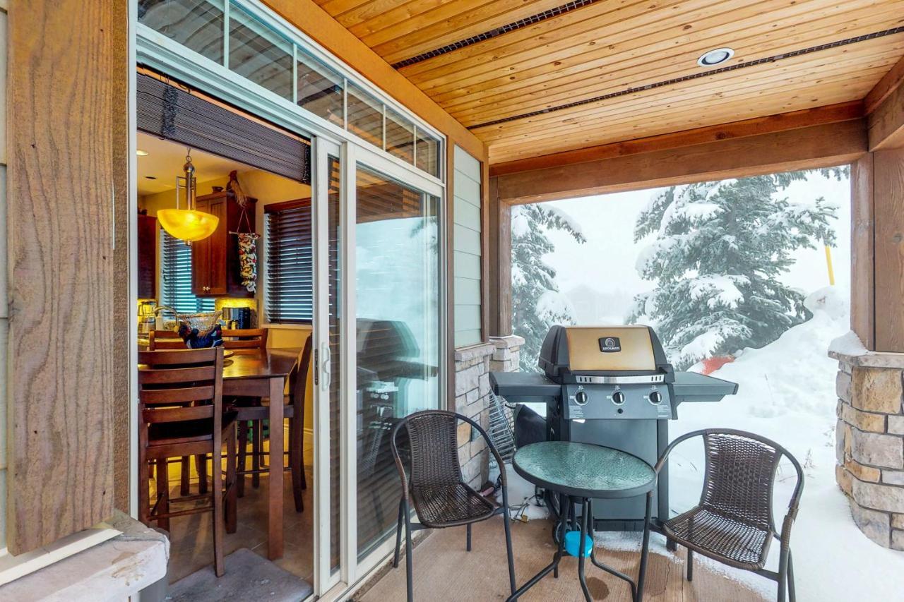 Snowfall Lodge Big White Ski Resort Екстер'єр фото